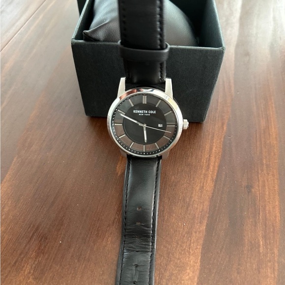 Kenneth Cole Transparent Watch - Picture 2 of 3